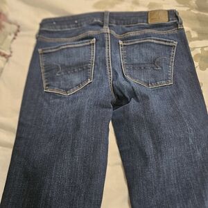 Women American eagle skinny jeans size 8